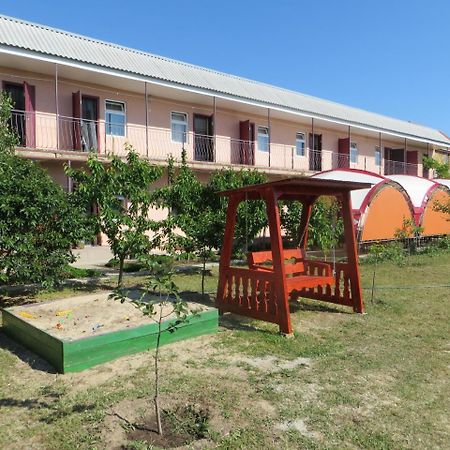Hotel Monte Karlo Salisnyj Port Exterior foto