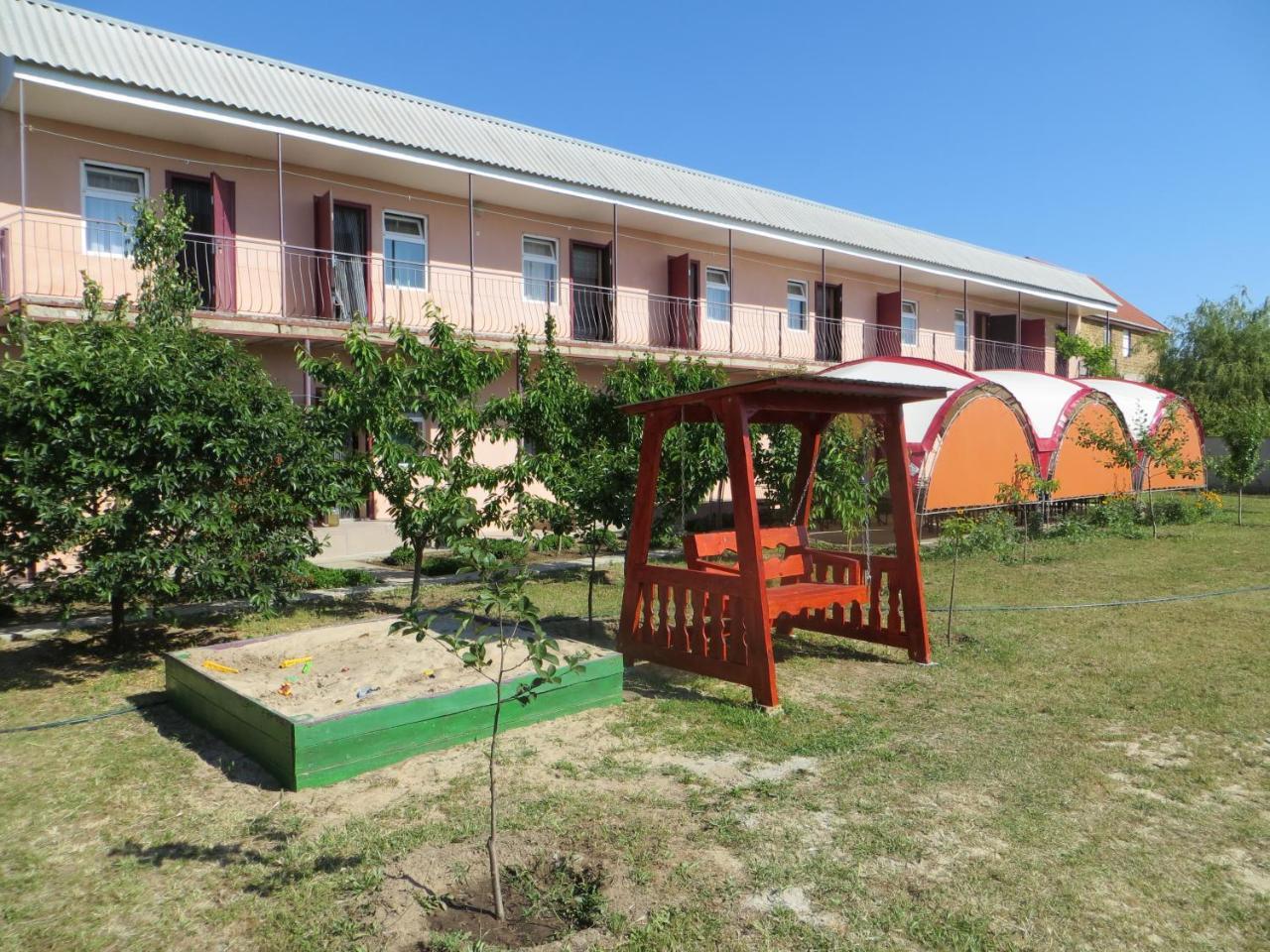 Hotel Monte Karlo Salisnyj Port Exterior foto